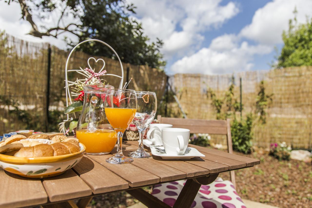 Abbraccio Del Carrubo Bed & Breakfast ชิคลี ภายนอก รูปภาพ